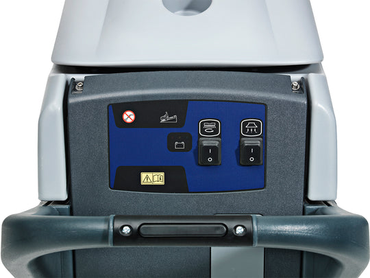 Gulvvaskemaskine Nilfisk SC450 53 B komplet inkl. 5 L Sæbe