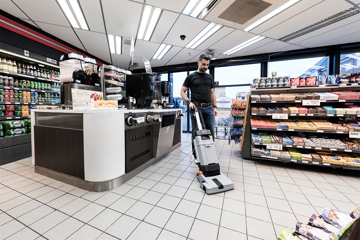 Nilfisk SC100 inkl. tæppekit og 5 L Sæbe