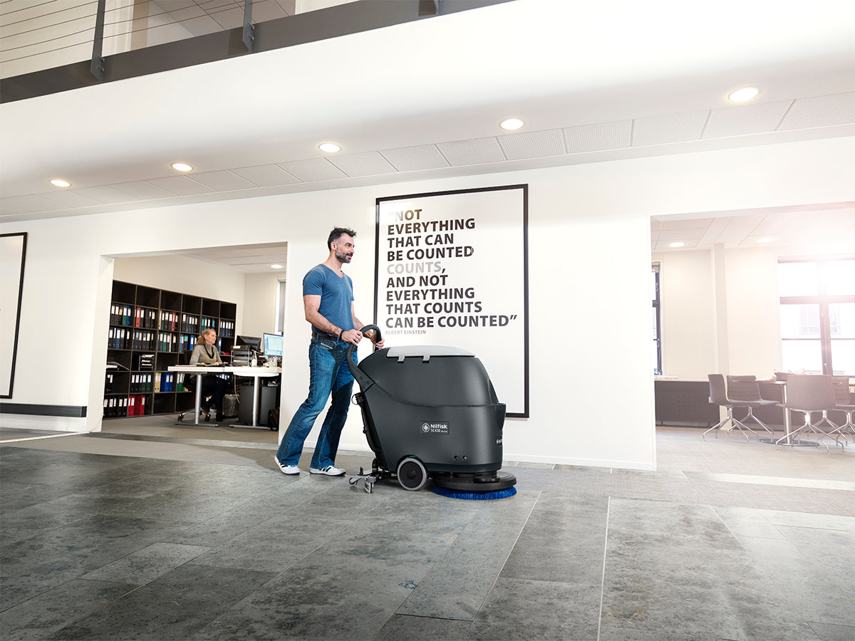 Gulvvaskemaskine Nilfisk SC430 53 B GO-LINE komplet inkl. 5 L Sæbe