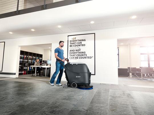 Gulvvaskemaskine Nilfisk SC430 53 B GO-LINE komplet inkl. 5 L Sæbe