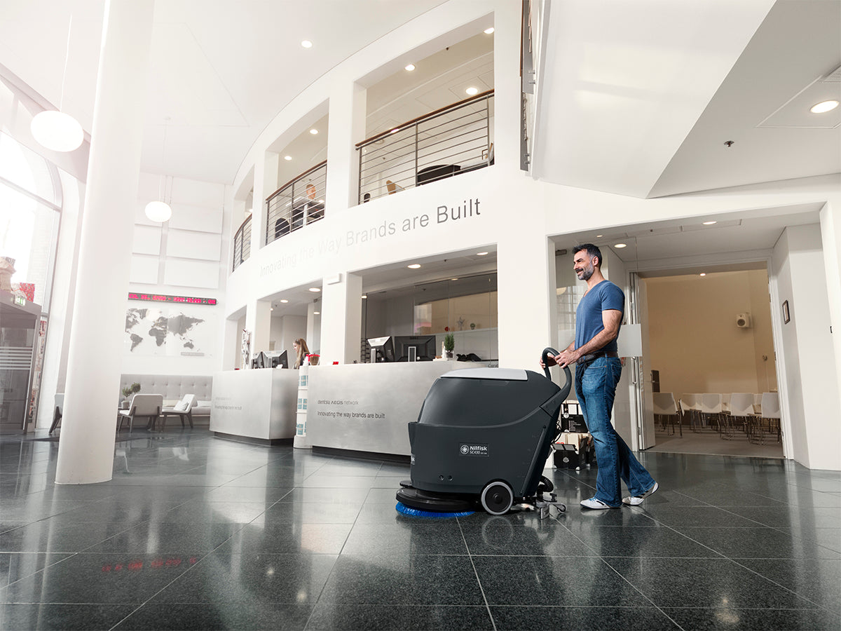 Gulvvaskemaskine Nilfisk SC430 53 B GO-LINE komplet inkl. 5 L Sæbe