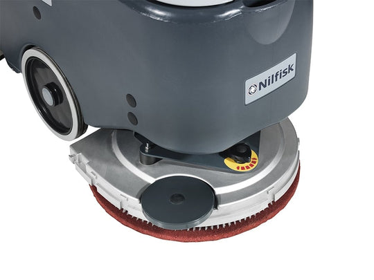 Gulvvaskemaskine Nilfisk SC450 53 B komplet inkl. 5 L Sæbe