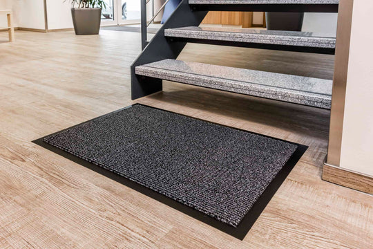 Saphir 60 x 90 cm. meleret Grå