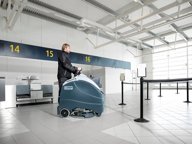 Gulvvaskemaskine Nilfisk SC1500 inkl. 5 L Sæbe